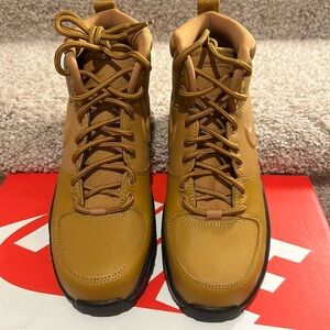 New Nike Manoa Hi-Top Sneaker Boots